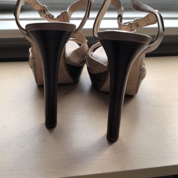 Ladies high heel shoes - Picture 6 of 7